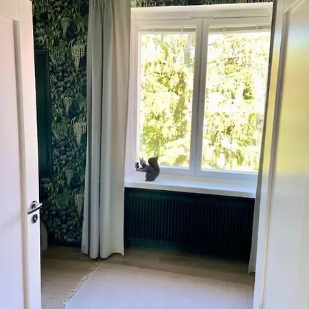 Colourful Two Bedroom Apartmán